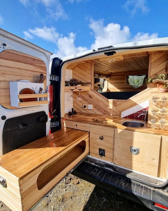 armoire de camping-car 9