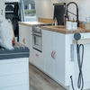 Armoire de cuisine intérieure en aluminium au design moderne, accessoires de camping-car étanches