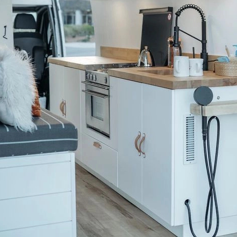 Armoire de cuisine intérieure en aluminium au design moderne, accessoires de camping-car étanches