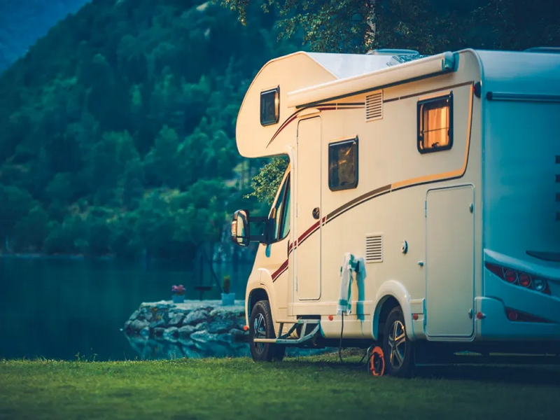 véhicules camping-car de voyage8