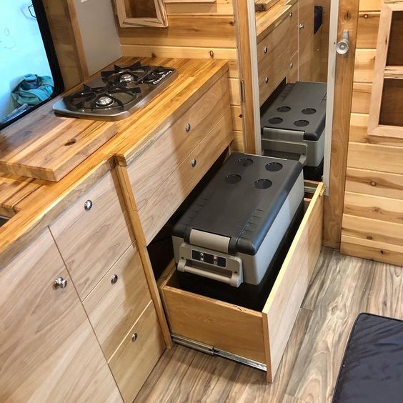 armoire de cuisine pour camping-car2