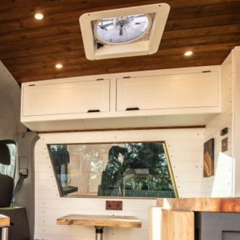 Armoire murale en aluminium personnalisée pour camping-car avec portes inversées et quincaillerie haut de gamme