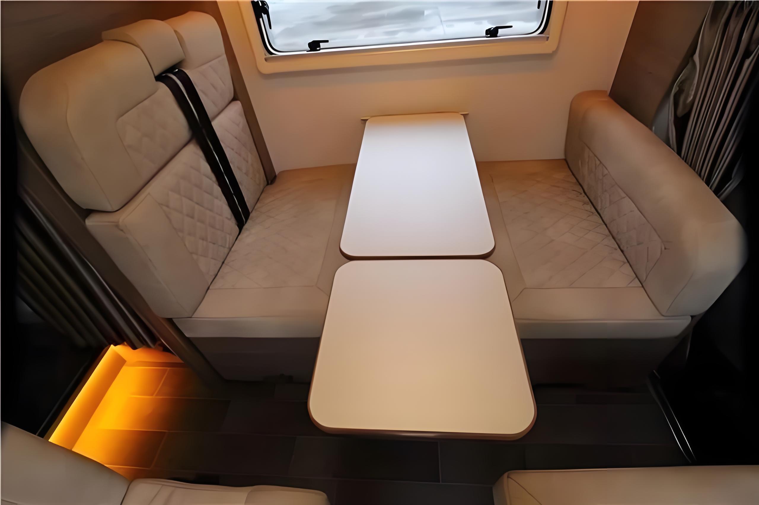 table de camping-car (2)
