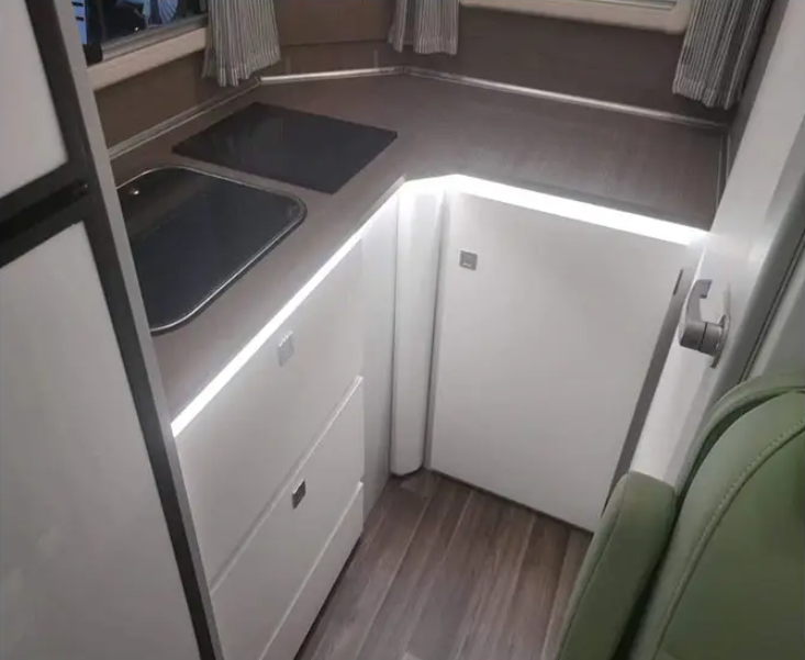 armoire de cuisine pour camping-car1
