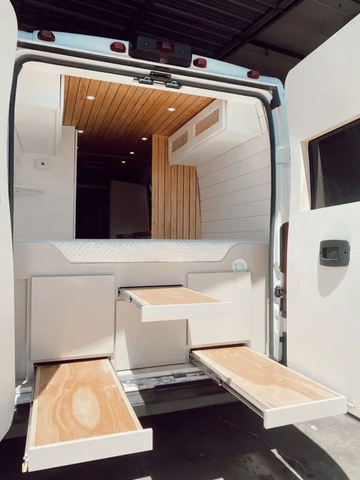 Meubles de camping-car au design moderne, lit de camping-car en aluminium durable avec table étendue sous le lit