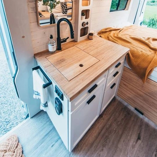 Armoires de cuisine RV ignifuges, personnalisées haut de gamme, armoires de camping en aluminium avec tiroirs 