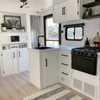 Armoire multifonctionnelle en aluminium pour camping-car, meubles de camping-car en aluminium personnalisés, durables et solides 