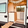 Accessoires de camping-car ignifuges imperméables d'armoires de cuisine en aluminium de nid d'abeilles de couleur adaptées aux besoins du client